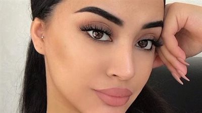 يوم الخميس دخلت بيت العريس مكسوره 