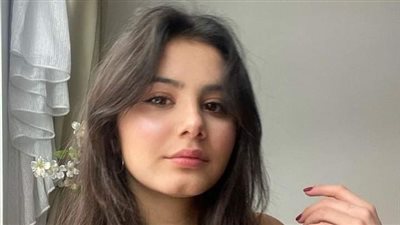 يا بنات انا لو غلطانه قولولي